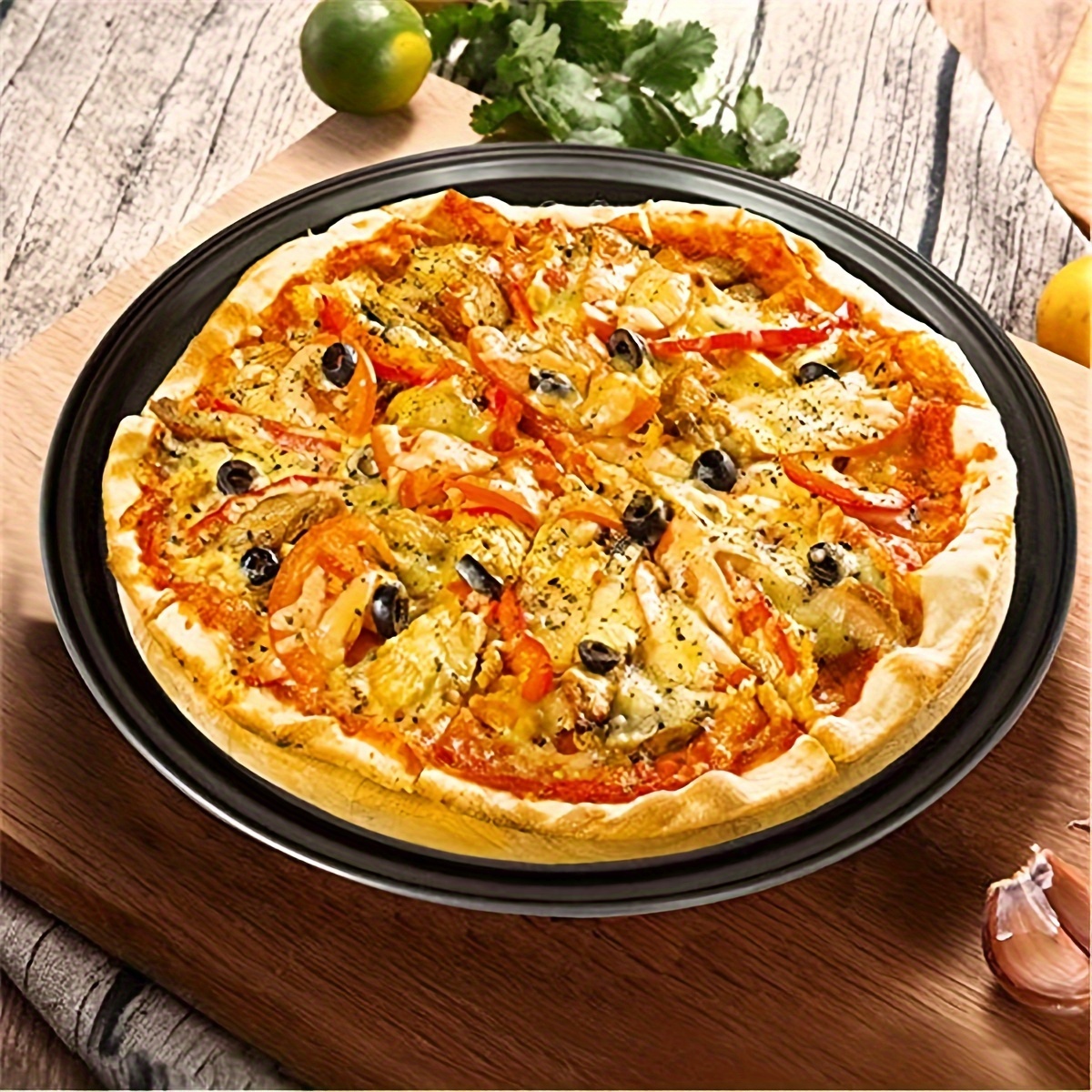 

1pc 12 Inch Black Round Carbon Steel Pizza Tray, Baking Tray, Suitable For Household Commercial Cake Shop Restaurant Hotel, Suitable For Valentine's Day Birthday And Other Holidays