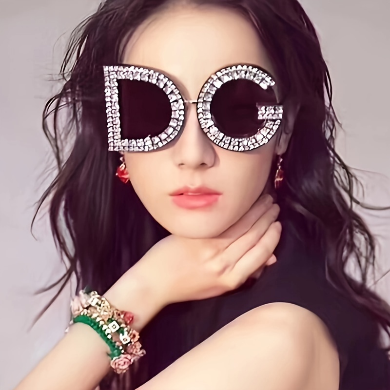 

Fashionable And Unique Glasses For Women With Water Rhinestone Embellishments Trendy Accessories