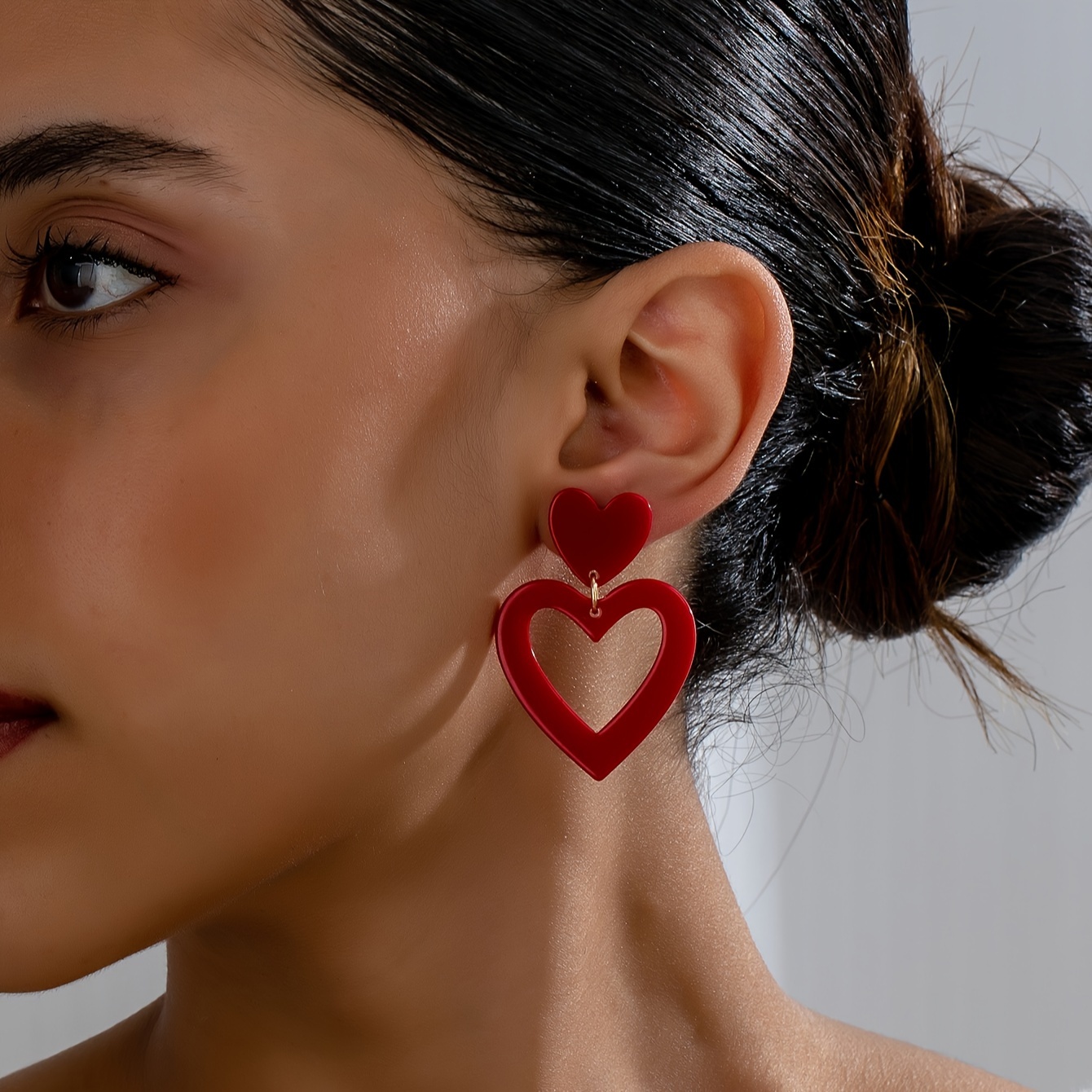 

Chic Red Acrylic Drop Earrings For Women - Simple Sexy Studs, Iron Ear Needle, No Plating, Ideal For Daily Wear & Gift-giving, Fits All Seasons, Suitable - 1 Pair