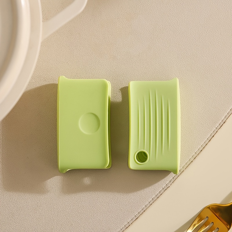 Image of 2pcs Silicone Pot Ear Covers | Heat-resistant And Insulating Handle Protectors For Earthenware Pots, Lids, And Plates | Ideal For Christmas, Thanksgiving, And Other Holidays