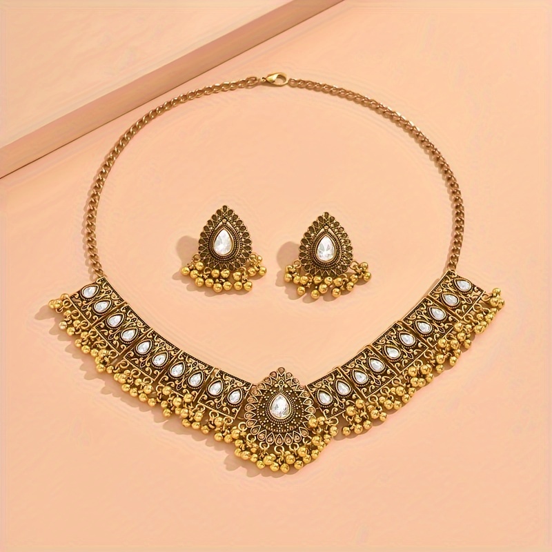 vintage inspired   set with sparkling rhinestones   necklace and earrings combo for   for parties gifts details 2