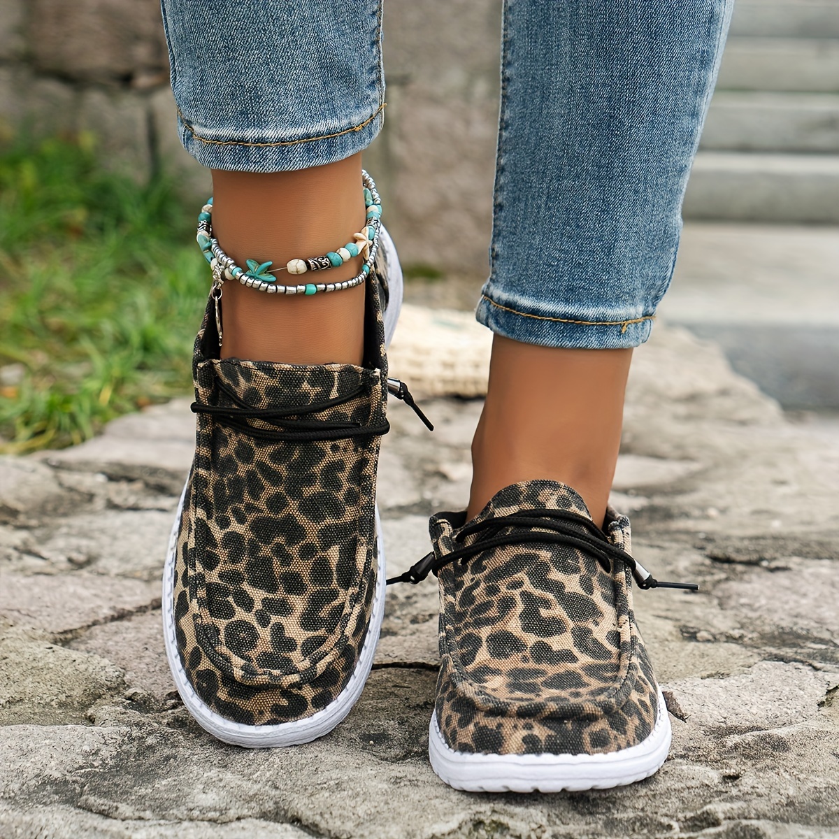 

Women's Elegant Leopard Print Slip-on Canvas Shoes - Breathable & Non-slip Sole, Lightweight Casual Sneakers With Round Toe & Laces For All