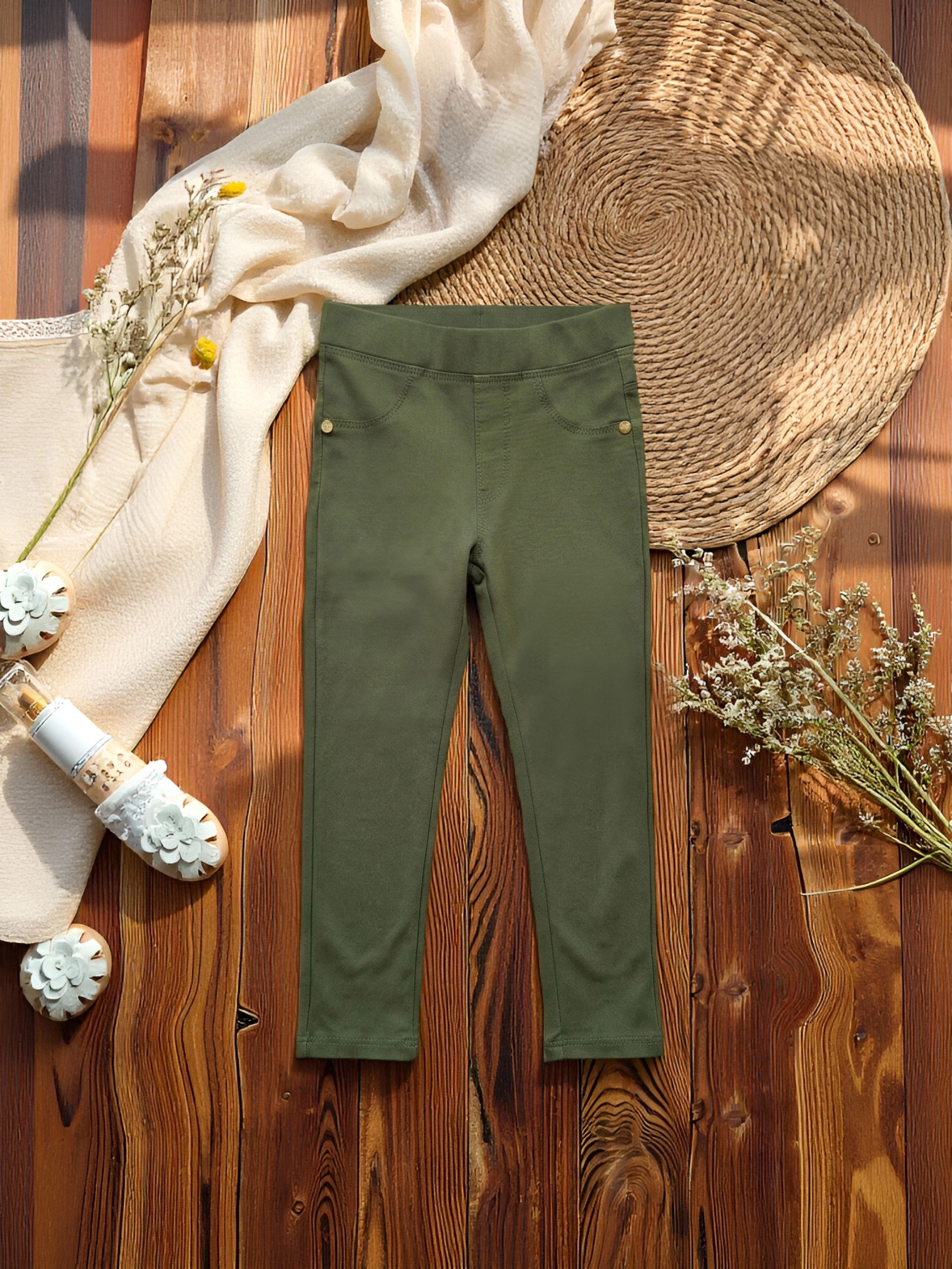 item picture girls classic versatile fashion pocket edges with metal rivet   decoration elastic   fitting leggings green casual trousers suitable for daily home scenes suitable for travel and vacation scenes suitable for party  