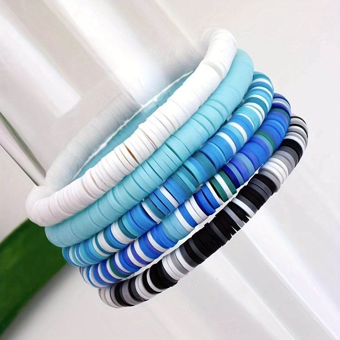 

5pcs Bohemian Clay Bracelet Set, Multi-color Stretchable Bangle, Vacation Style Accessory For Music Festivals & Parties