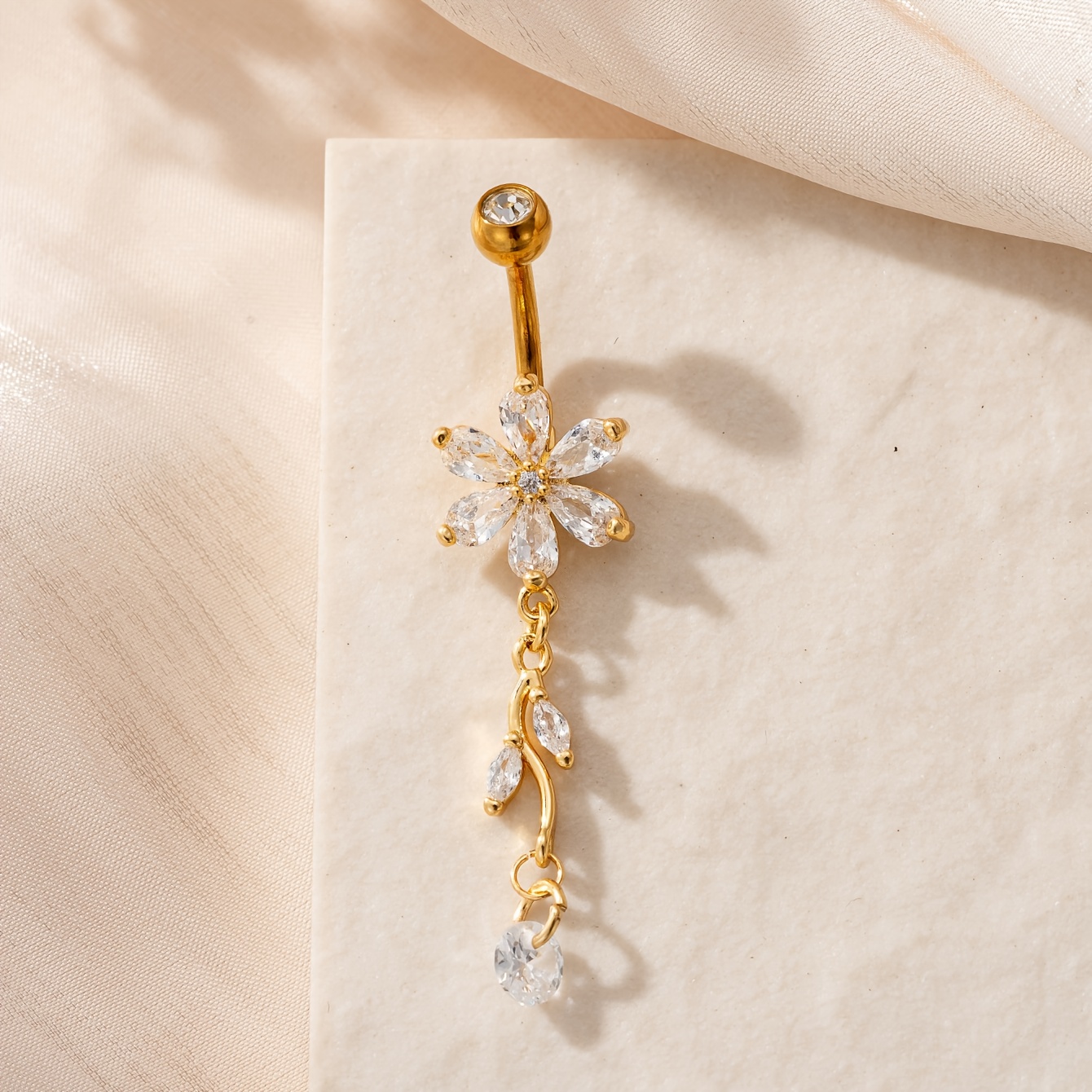E-shop Damen Bauchnabelpiercing mit Anhänger, kreativer modischer Bauchring mit geometrischem Blütenzweig eingelegtem synthetischem Zirkonia,