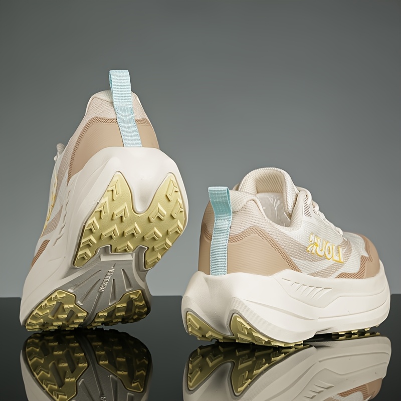 Spring New Lightweight Comfortable Breathable Casual Sports Shoes
