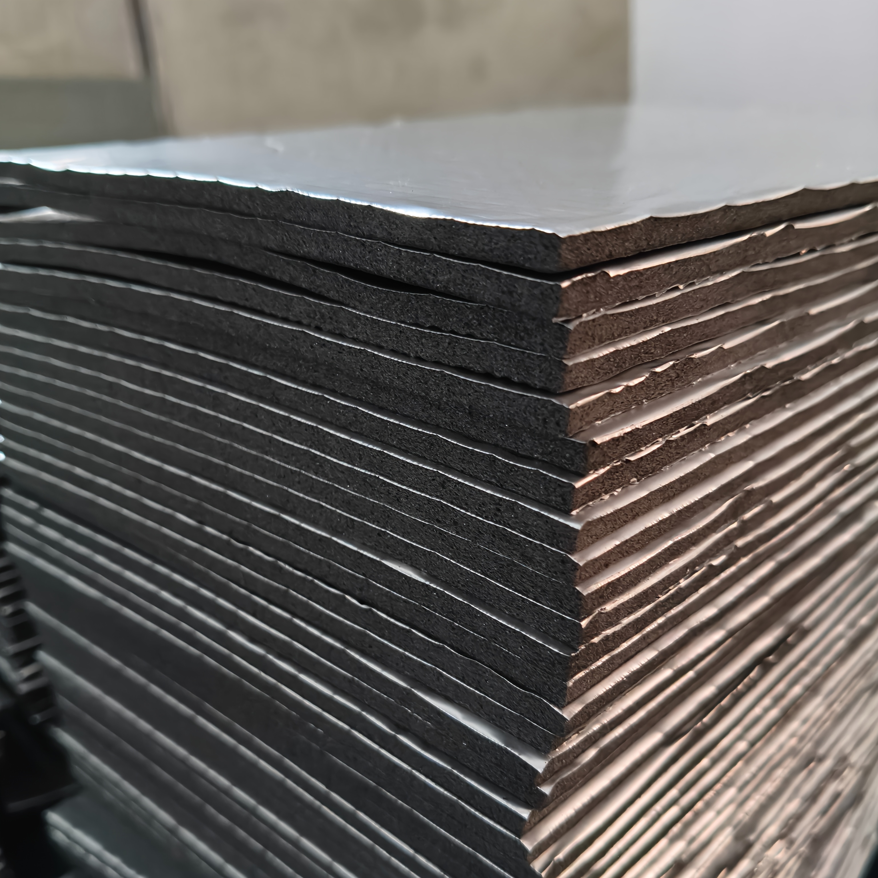 TEMU Mousse d'isolation phonique auto-adhésive en feuille d'aluminium argentée de 5 mm, isolation thermique pour voiture, matériau d'insonorisation