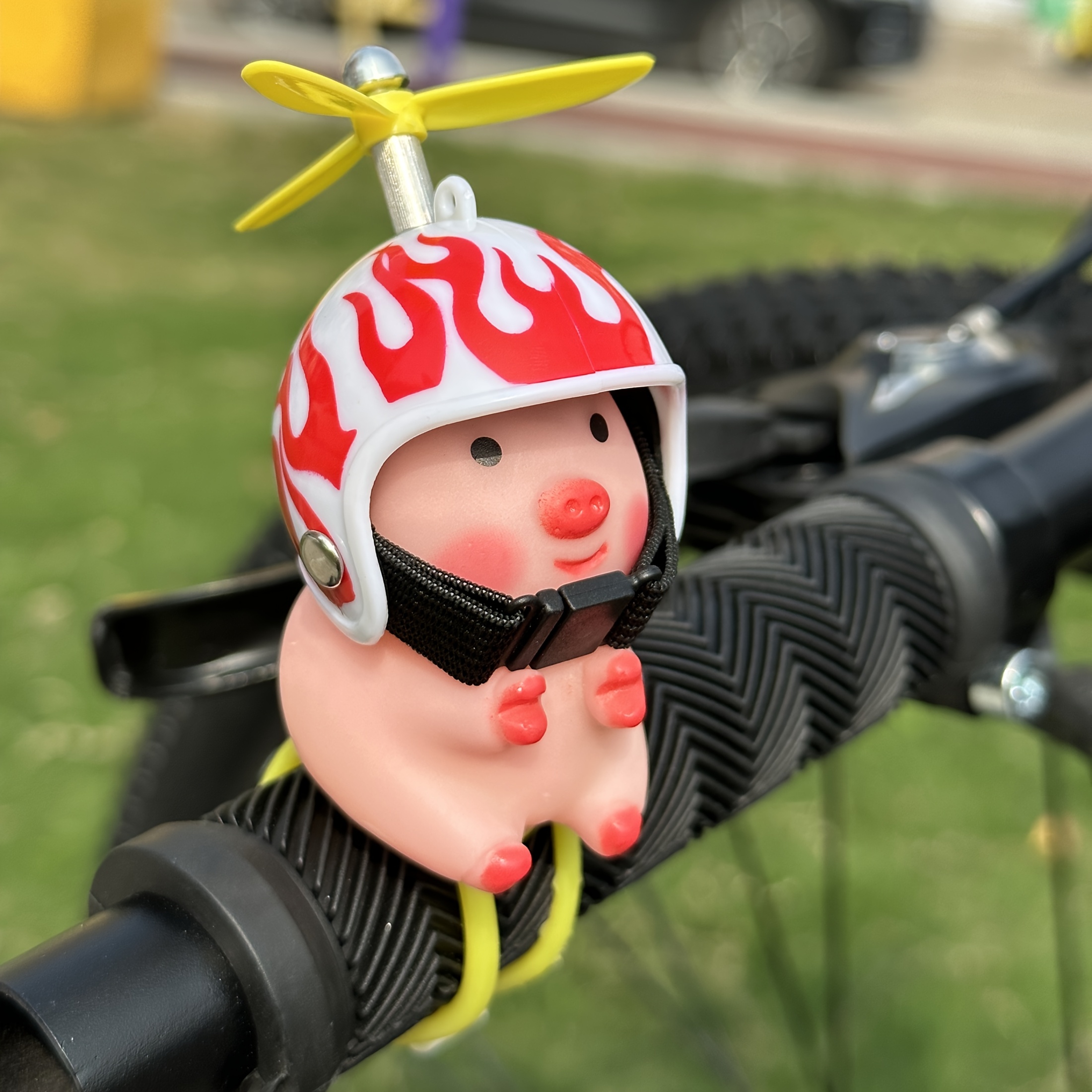 1pc Cute Piggy Motorcycle/bicycle Ornament, Motorcycle Handle Decoration: retailer-supplied image