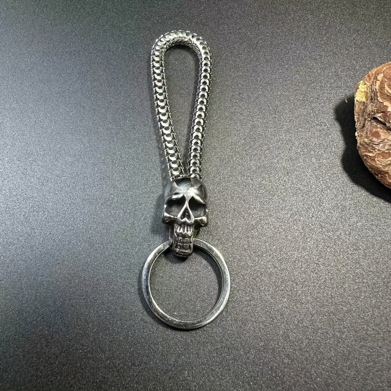 Image of Men' Steel Domineering Head Keychain Accessory Gift