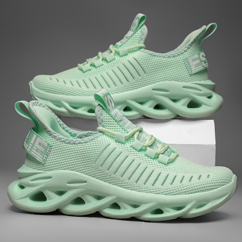 breathable mesh sneakers comfortable walking shoes non slip  display picture 1