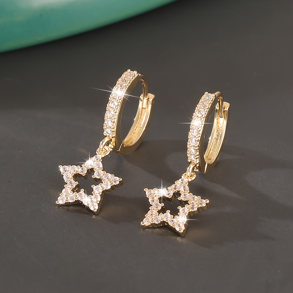 1 Pair Of Luxurious Temperament Copper Inlaid Synthetic Zirconia Star Pendant Earrings, Fashionable, Shiny, Women's Earrings, Birthday Dating Gift