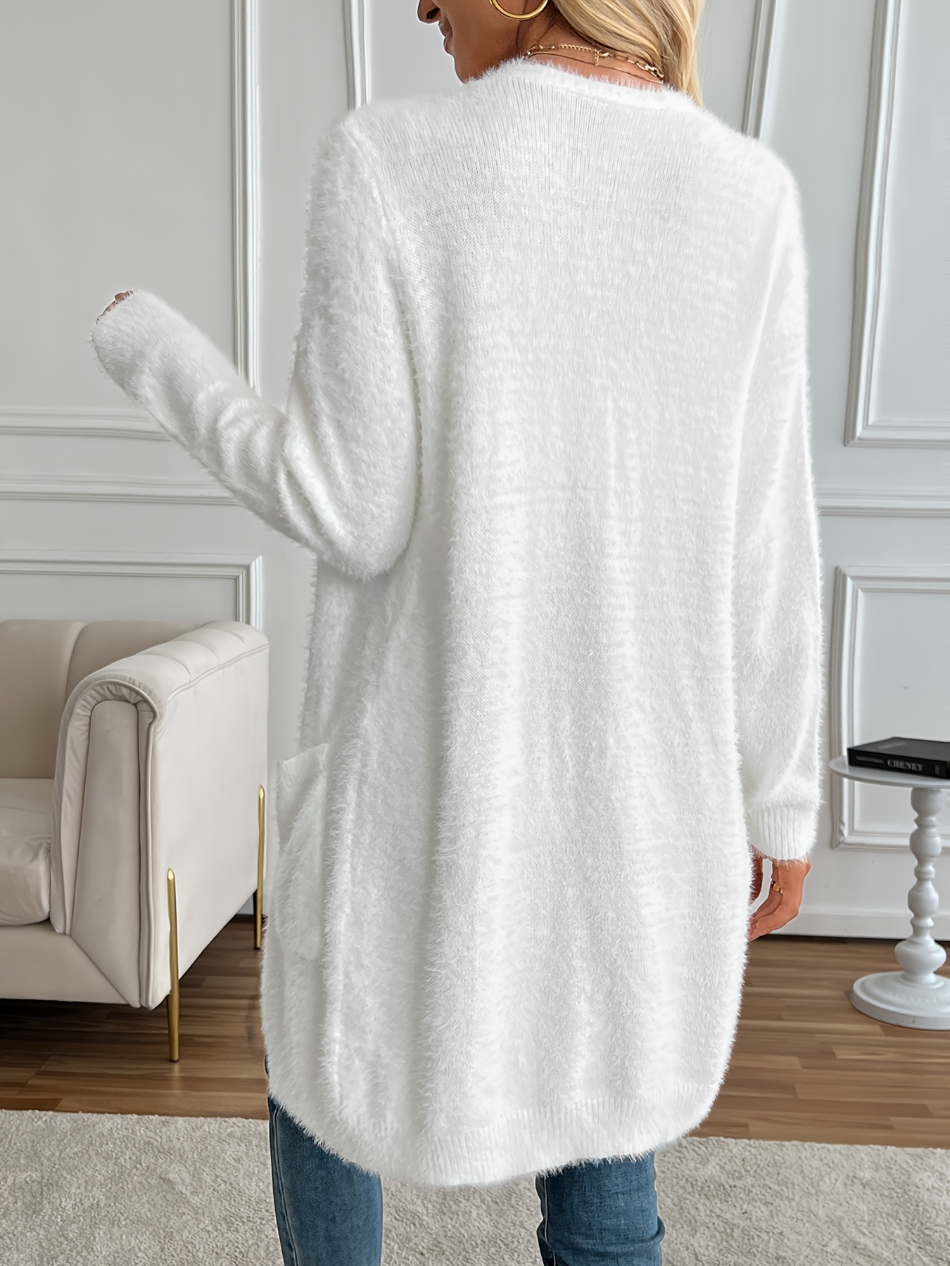 Weißer Damen-Strickjacke mit V-Ausschnitt