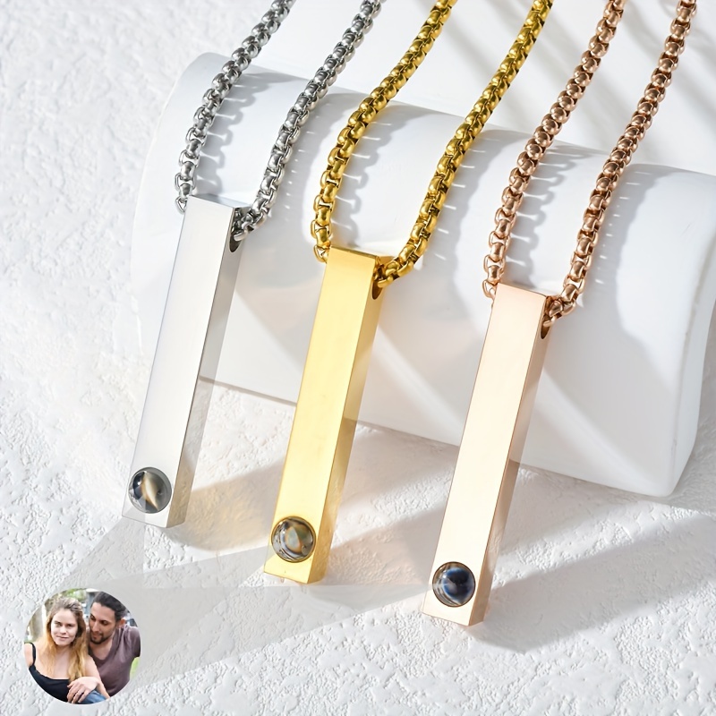 

Collier en Acier Inoxydable avec Projection Photo Personnalisée - Pendentif Barre de Mode Personnalisé, pour les Êtres Chers & Animaux de Compagnie