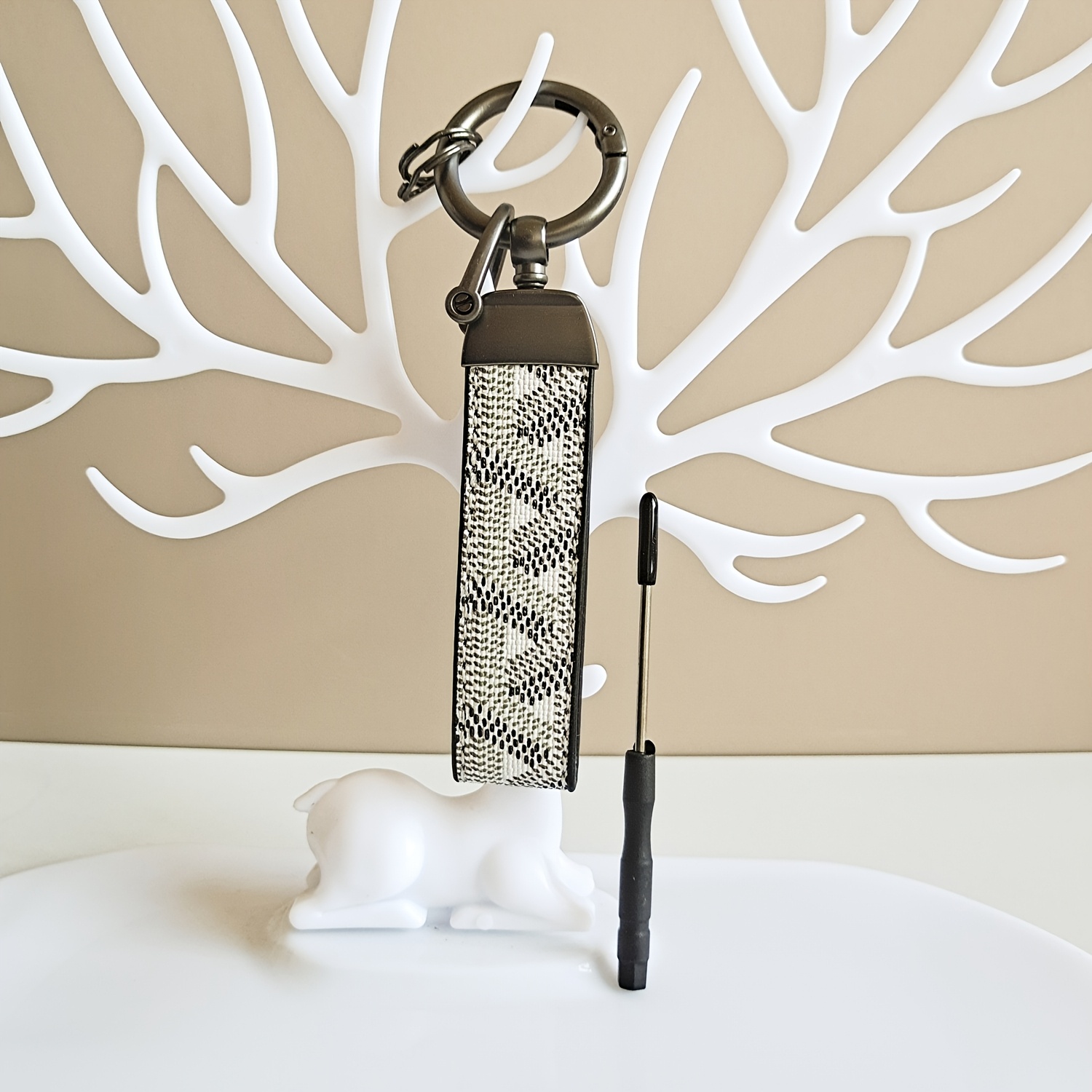 E-shop neuer, trendiger Mode-Schlüsselanhänger / Exquisites Geschenk für Freunde und Familie / Geburtstagsgeschenk und Weihnachtsgeschenk