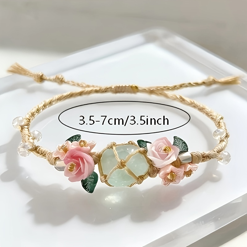 E-shop Bohemian-Stil Handgewebtes Seilarmband, Verziert mit einem Rosa-Rosen-Anhänger Grünen Kristallsteinen. Vintage Verstellbarer Handgemachter