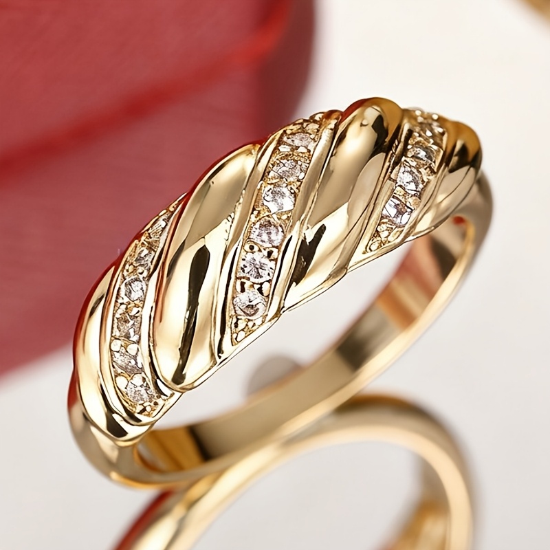 Beautifully Designed Spiral Pattern Rings For Women, Perfect For Daily Wear, Weddings, Banquets, And Engagements