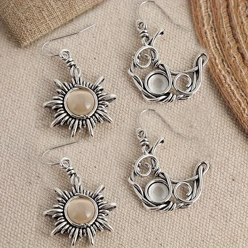 

2pairs Retro Sun&moon Shaped Color Dangle Earrings, Creative Unique Bohemian Design Style, Suitable For Party, Gifts