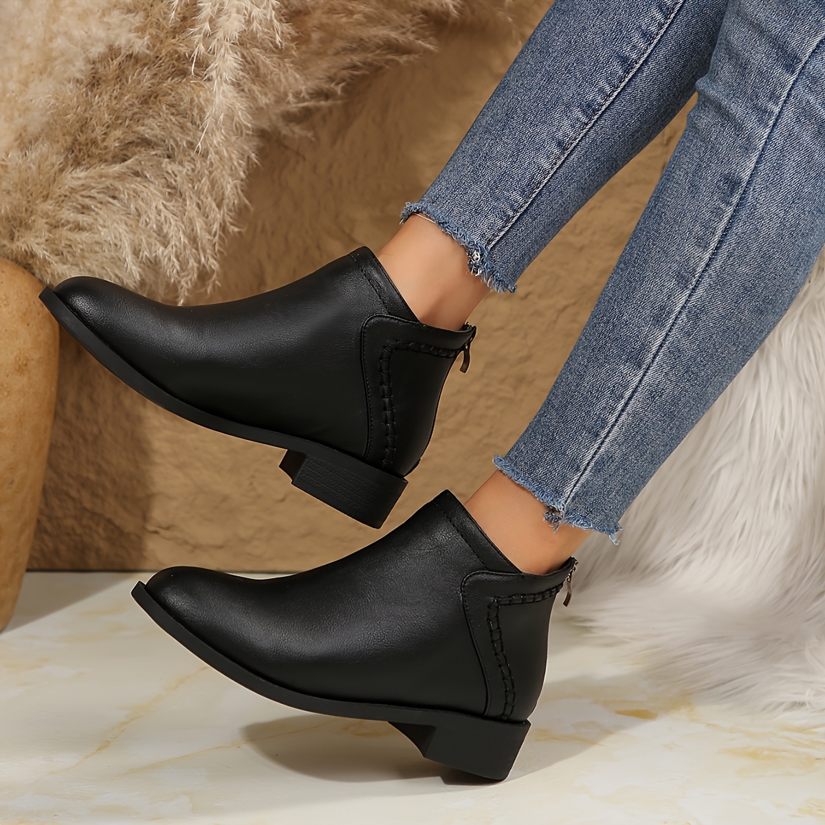 

Ladies' Ankle Boot With Zipper Closure, Medium Heel, And