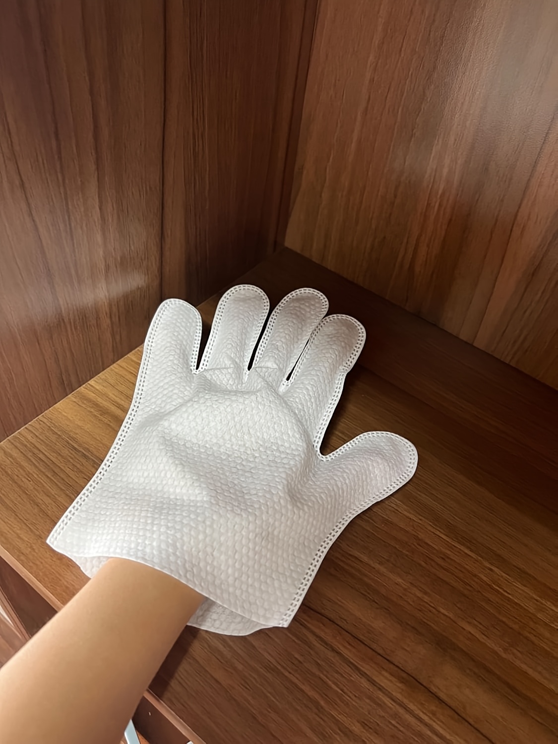 disposable non woven fabric household dusting gloves suitable for   wet and dry cleaning pet care gloves ergonomic glove design durable glove material cleaning gloves pet owners Product details 3