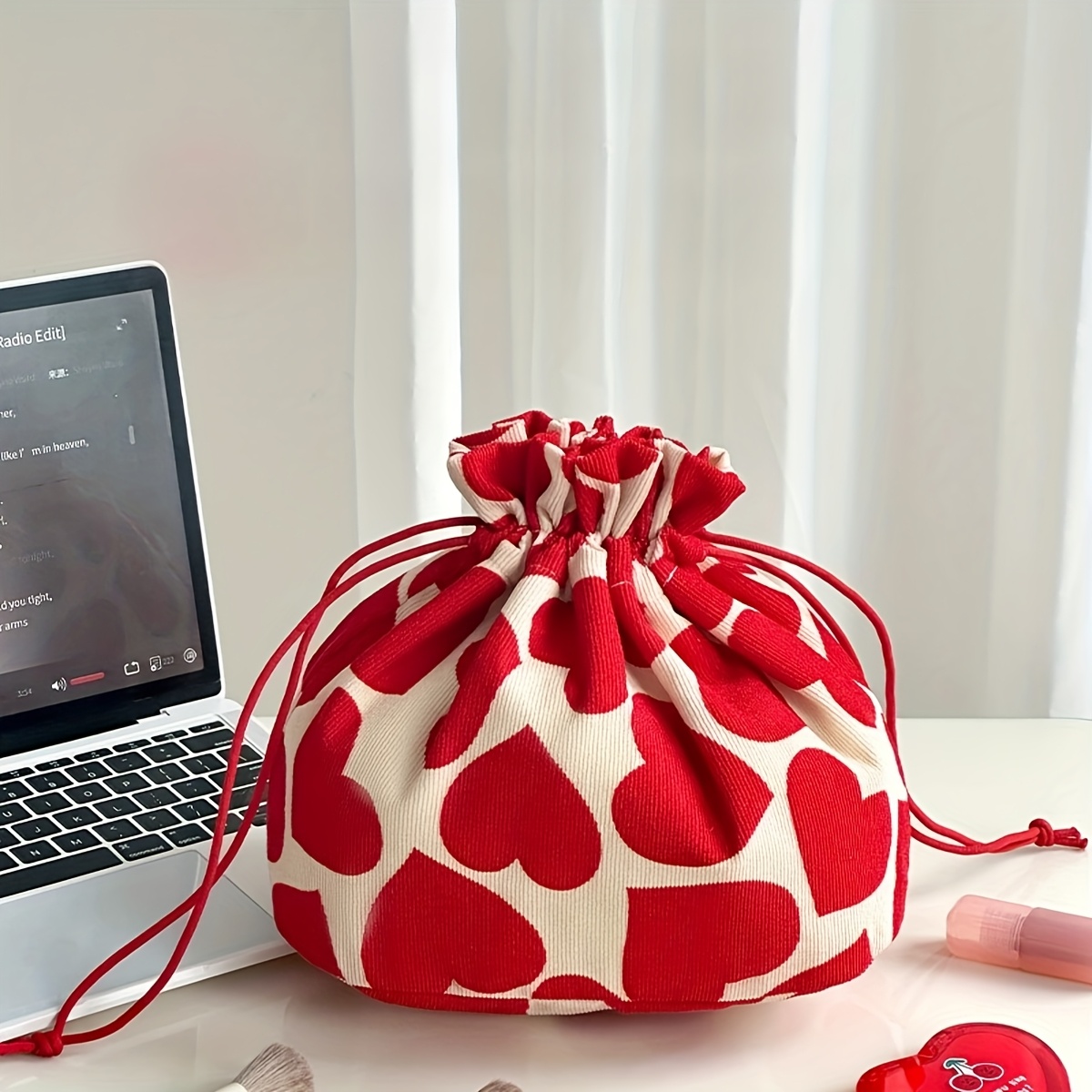 Image of 1pc Fashion Heart Print Drawstring Makeup Bag, Drawstring Pouch, Earphone Bag/hanging Bag, Suitable For Storing Skincare Products, Lipsticks, Phone Additions And Other Small Items