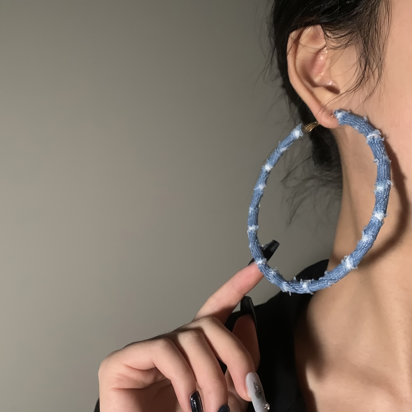 TEMU A Pair Of Exquisite And Elegant Denim Print Fabric Earrings, Fashionable Vintage Blue Denim Hoop Earrings