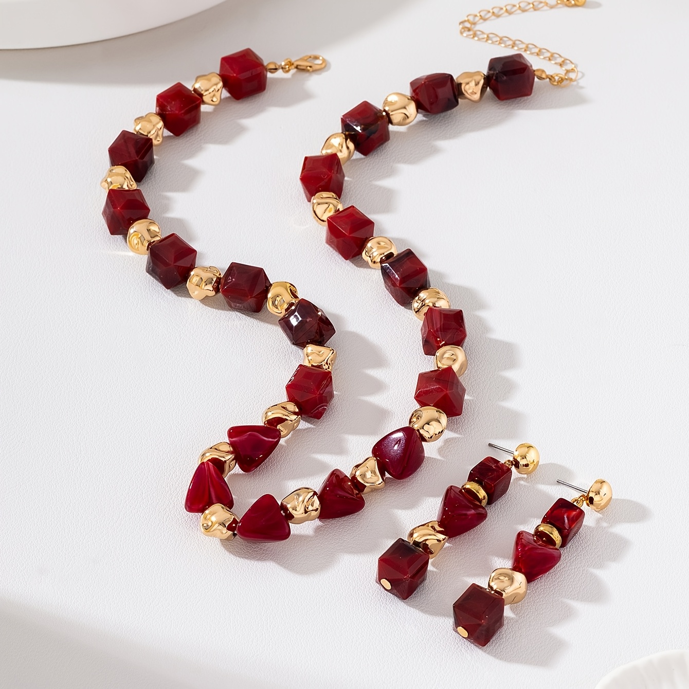 TEMU Ensemble de bijoux pour femmes, 3 pièces, rouge vin vintage, géométrique, faceté, avec perles, collier et boucles d'oreilles pendantes,