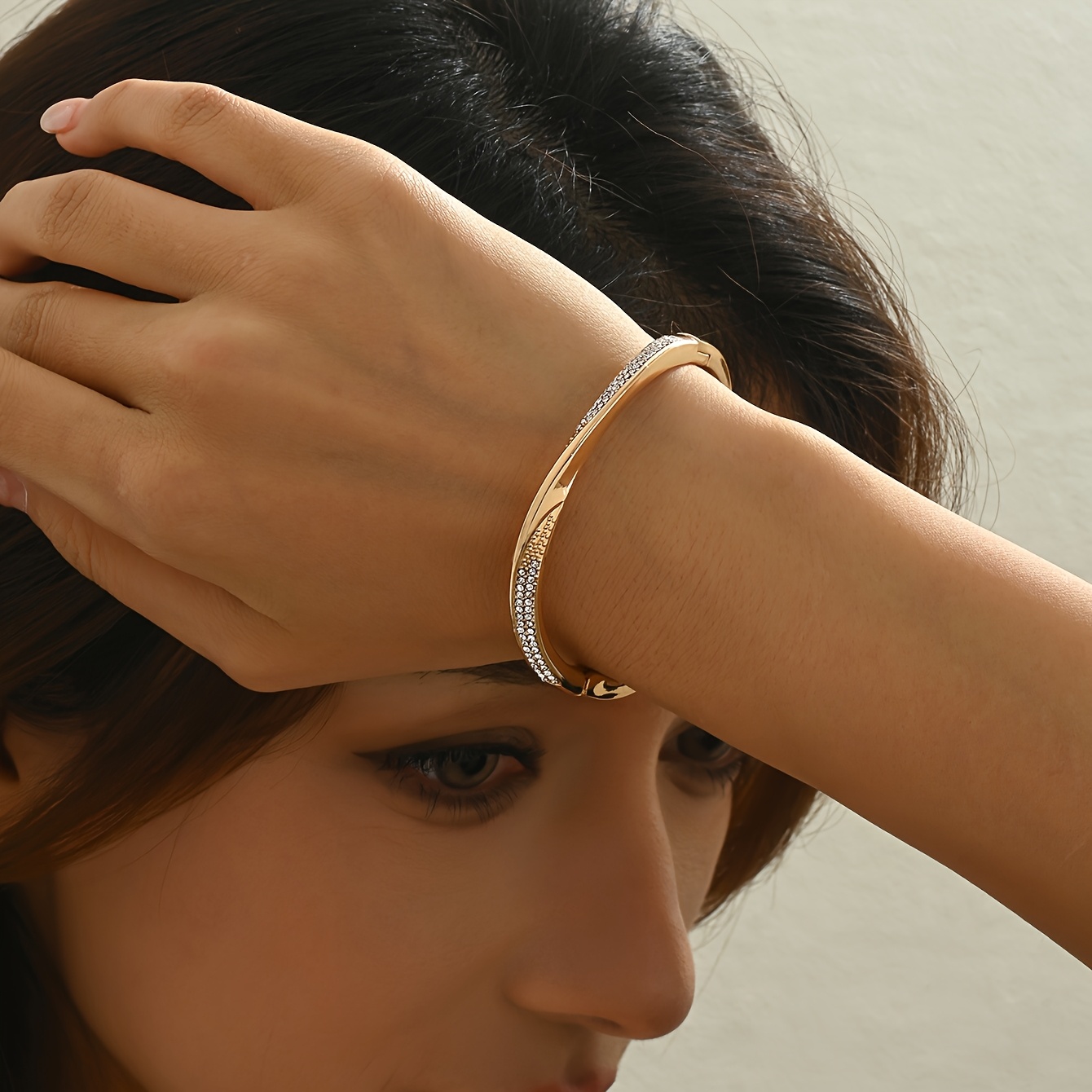 Stylish Women's Open Bangle with Irregular Twisted Geometric Shape