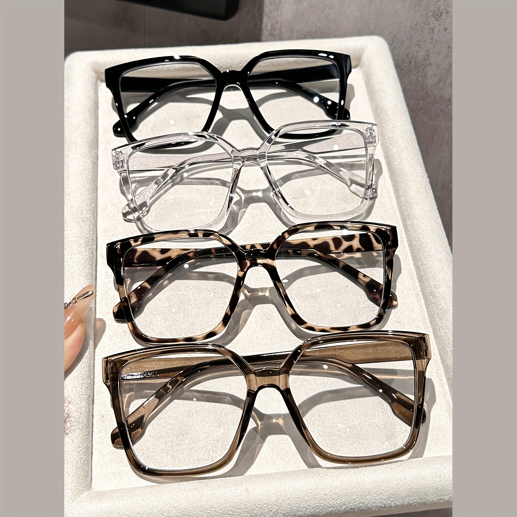 Image of 4pcs Women's Classic Geometric Frame Fashion Glasses Suitable For Decoration, Office Wear, And Gifting To