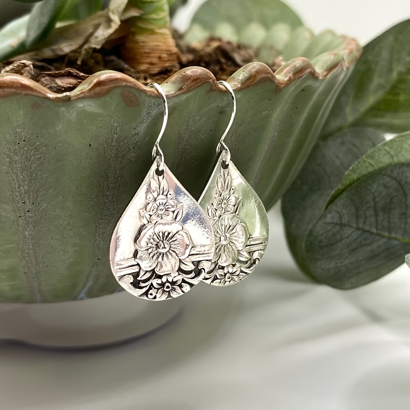 Men's Vintage Floral Pattern Stud and Dangle Earrings
