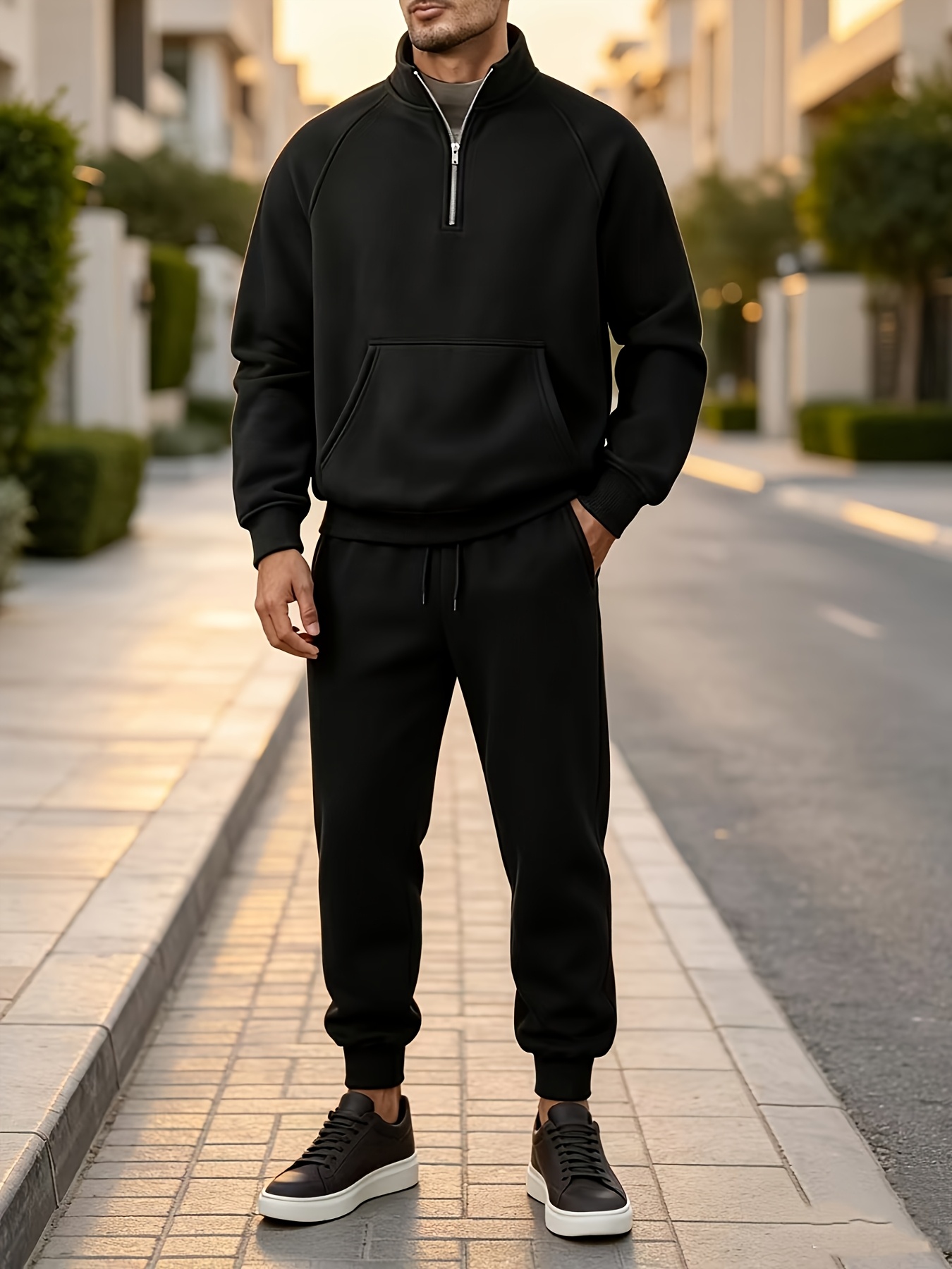 imagen del artículo conjunto de 2 piezas para hombre de sudadera con capucha y cuello   de media cremallera y pantalones de chándal, de otoño/invierno, color liso, cintura elástica, chándal casual para ropa    