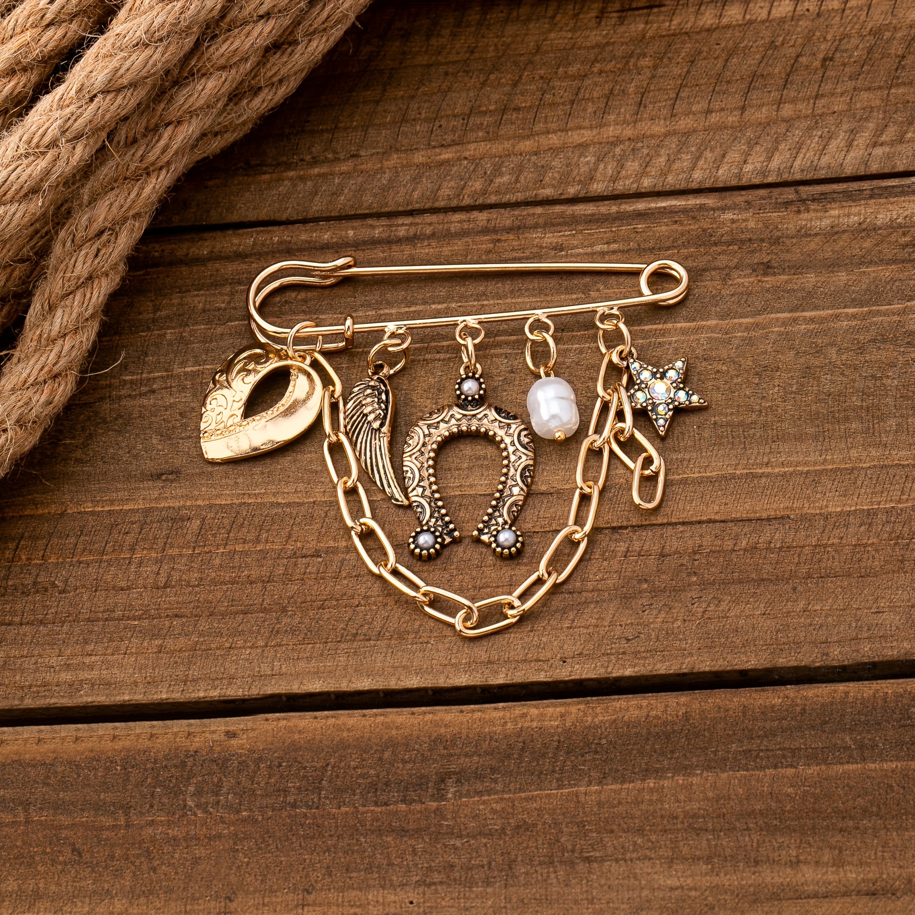 E-shop Western-Cowboy-Stil Herz Hufeisen Flügel Stern Blume Anhänger Mode Brosche für Damen, geeignet für den , Urlaub als Geschenk