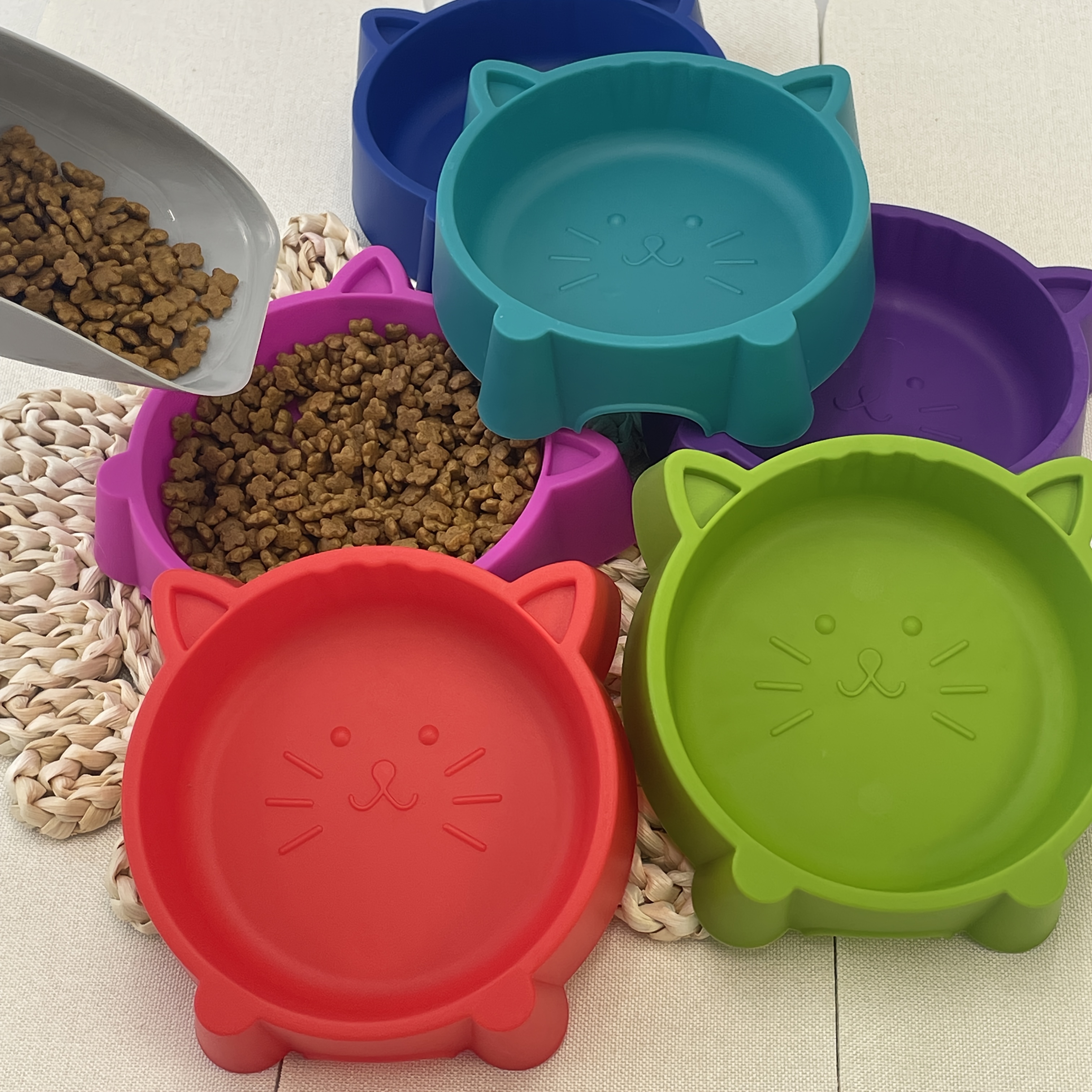 6pcs Colorful Cat Bowls - Durable Plastic, Easy-to-Clean Small Pet Food & Water Dishes with Playful Cat Face Design - Perfect for Indoor/Outdoor Cats & Puppy Birthday Parties, Assorted Color
