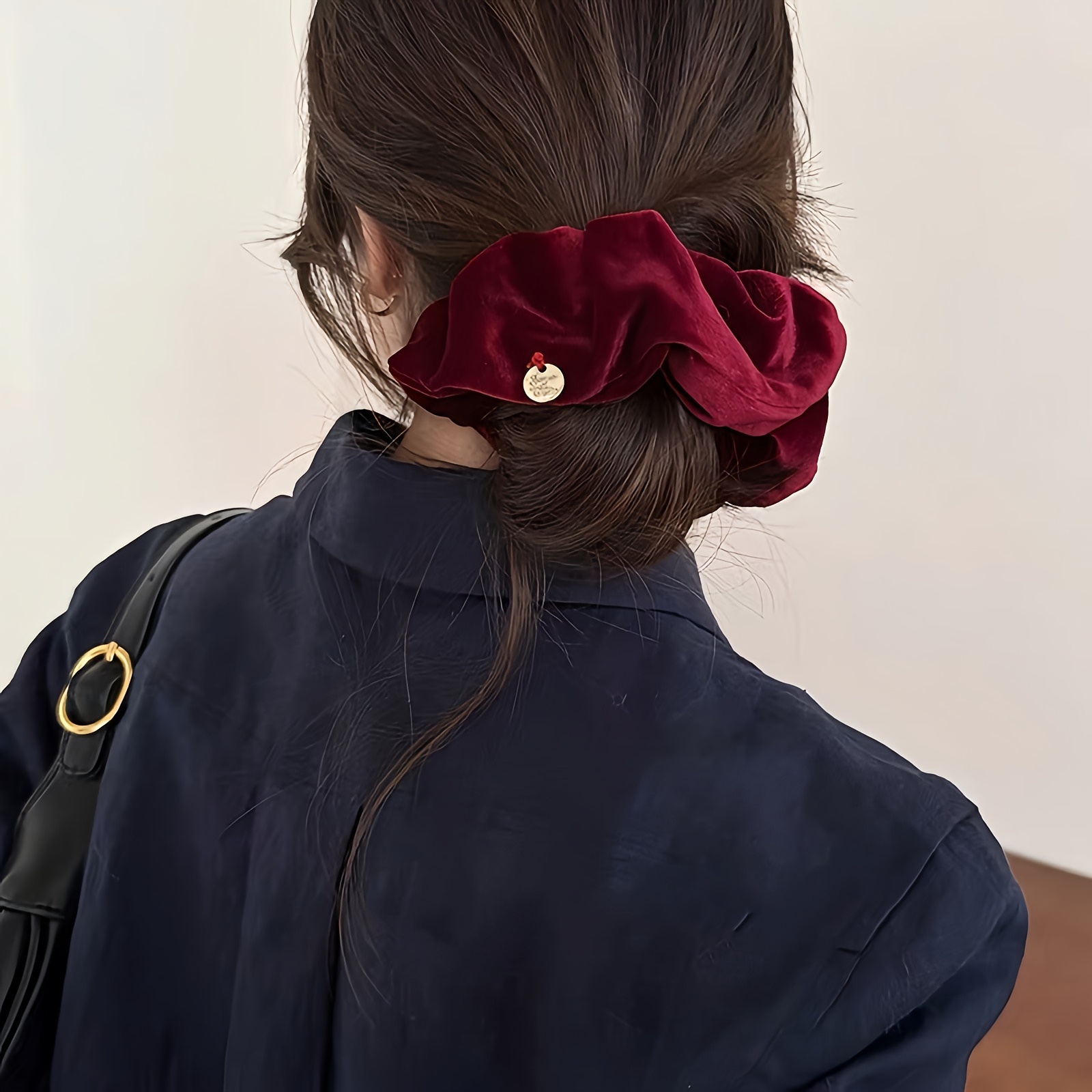 

Elegant Velvet Hairband For Women, Vintage Style Solid Color Velour Headband, High-end Plush Hair Ring, Single Piece, Red/black - Autumn And Winter Hair Accessory