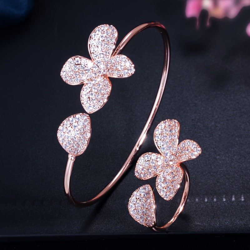 

A Set Of 2 Sparkling Rose Leaf Adjustable Open Bangles And Rings Inlaid With White Synthetic Zirconia, Women's Party Jewelry.