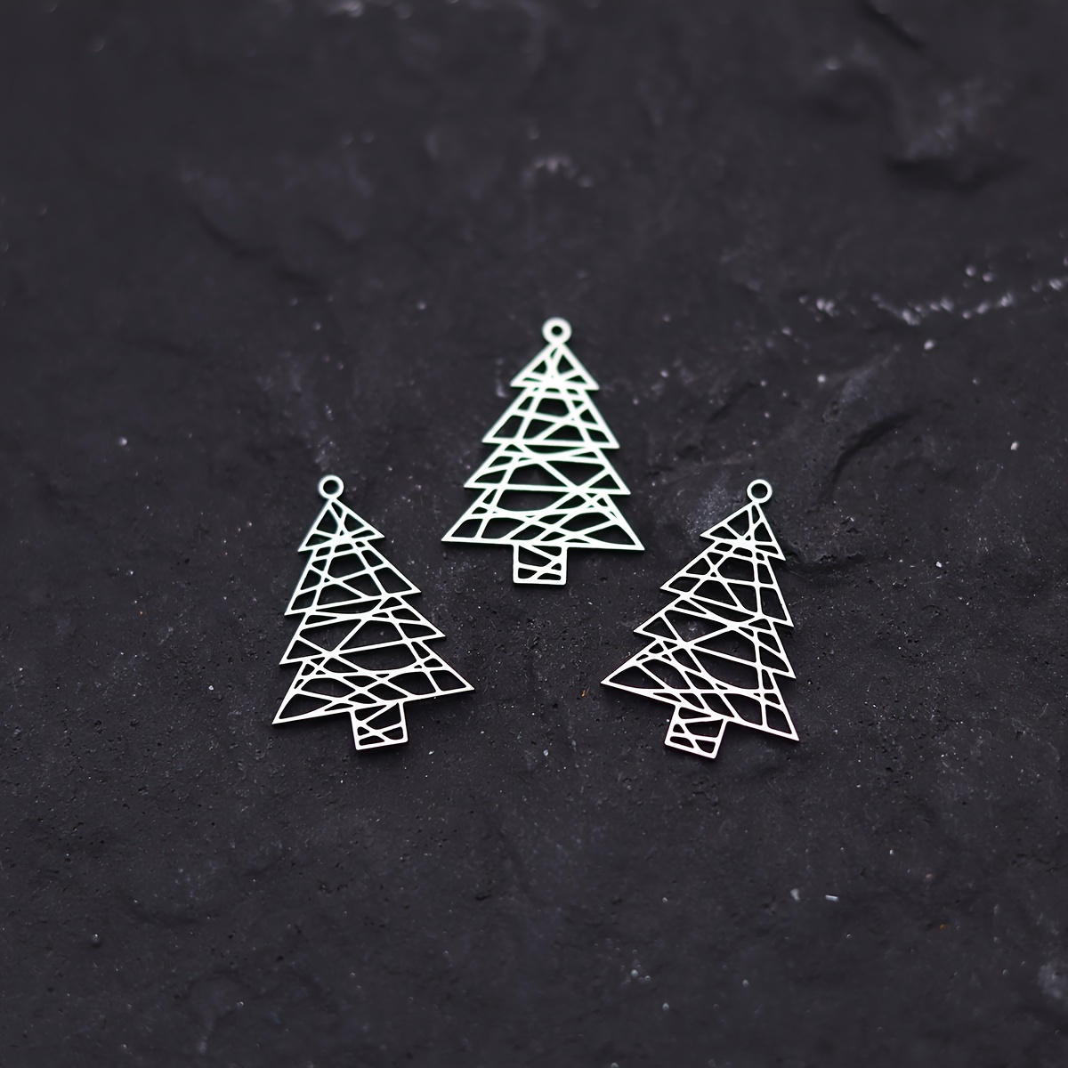 Set Of 3 Hollow Christmas Tree Pendants Made Of Stainless Steel For Crafting Jewelry, Perfect For Handmade Necklaces And Earrings