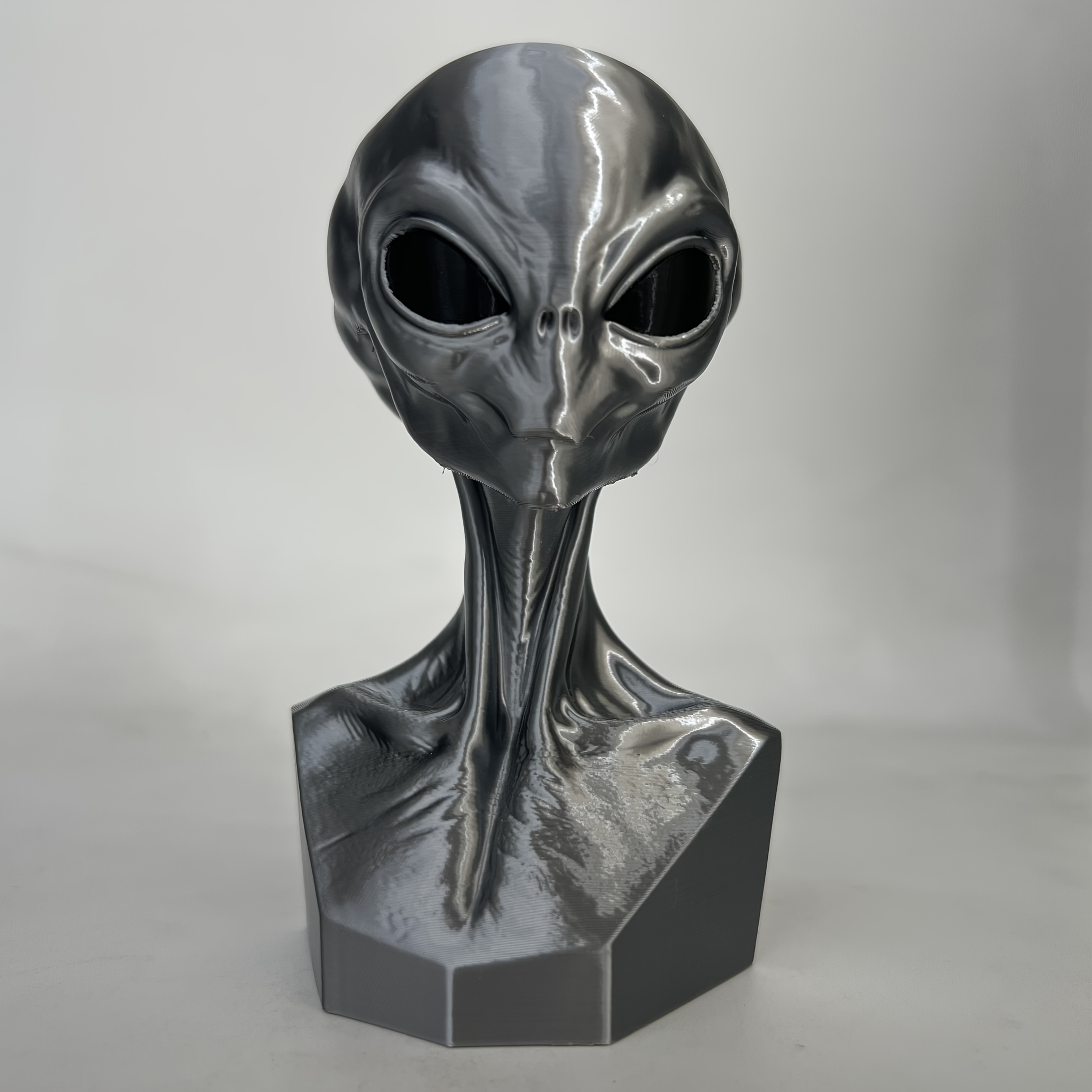 TEMU Silvery Bust, Head Sculpture, Ornament, Large Decor, Sparkling Futuristic Desktop Piece, Unique Geek Gift, Ufo Enthusiast Collectible