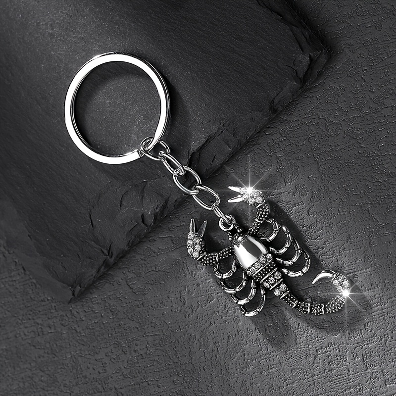 Image of A Fashionable European And Rhinestone Hollow -shaped Men's Couple Personality Keychain, Bag Pendant, Ornament