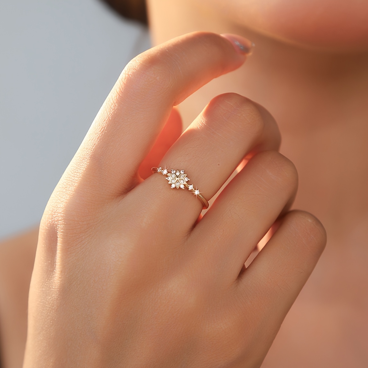 1 Stylish Light-luxury High-end Rhinestone Winter Snowflake Ring
