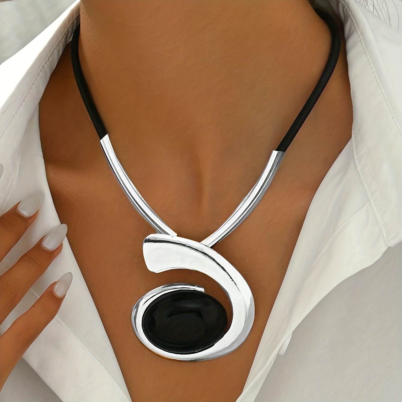 TEMU Una nueva collar con colgante para mujer que un diseño bohemio una forma creativa y única de con dorada, incrustada con una pieza acrílica ,