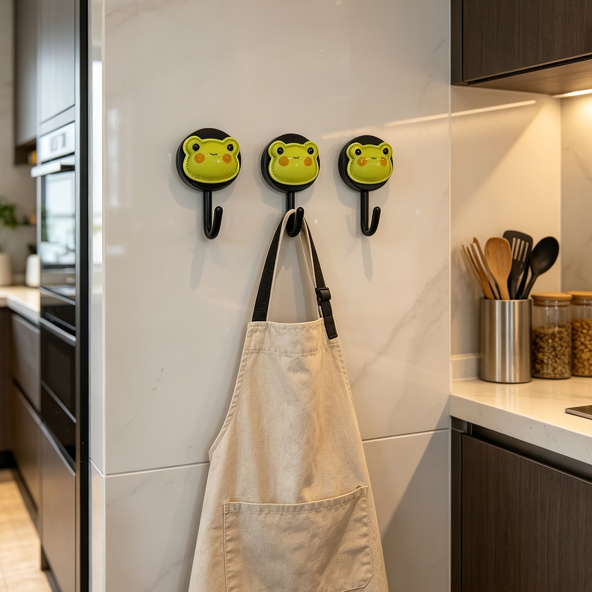 TEMU 3pcs Cartoon Frog-shaped Hook Set, No-drill Creative Adhesive Hooks, Strong Load-bearing Without Damaging Walls, Hanging Scarves, Bath Balls,