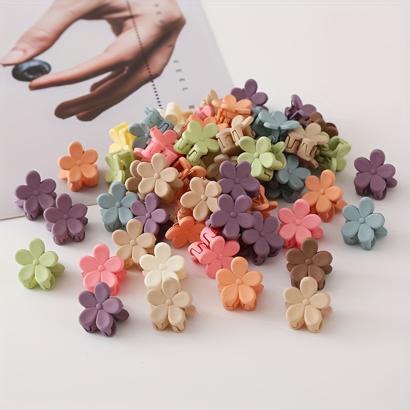 

50pcs Mini Flower Hair Clips For Women Cute Flower Tiny Claw Clips For Thin Fine Hair Small Hair Clips Strong Grip Hair Clips Colorful Color Hair Styling Accessories Christmas Gifts