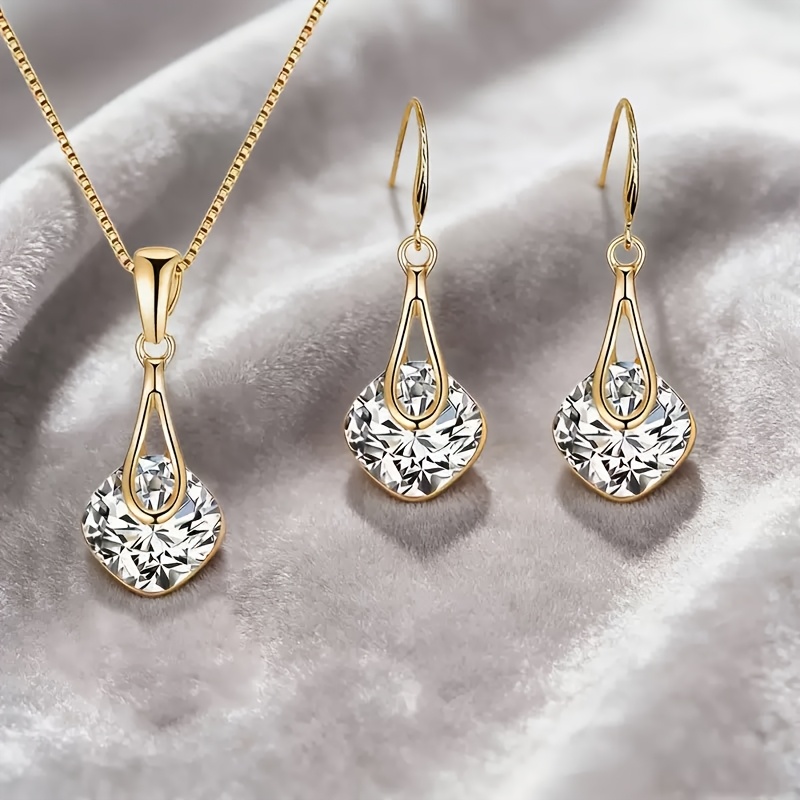 TEMU Ensemble 2 pièces Mode Européenne et Américaine Facile à Collier avec Pendentif Carré et Ensemble de Boucles d'Oreilles Clous pour Femmes, Robe