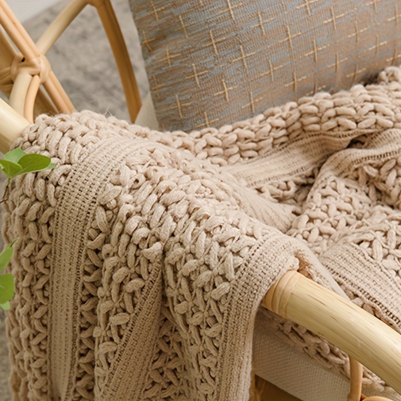 Soft Cozy Throw Blanket Suitable for Couch and Bed - Lightweight Farmhouse Tassel Blanket with Khaki Cream White Colors, Machine Washable Suitable for Men and Women, Warm Decorative Bedspread for Seasons, Bedding
