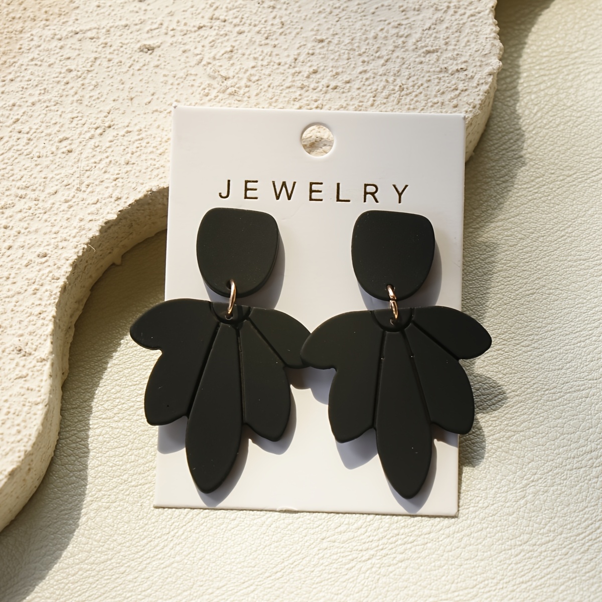 Image of A Pair Of Minimalist -shaped Carved Acrylic Drop Earrings, Featuring A Clay Texture Vintage, Elegant, Cute, And Perfect For Holiday Gifts