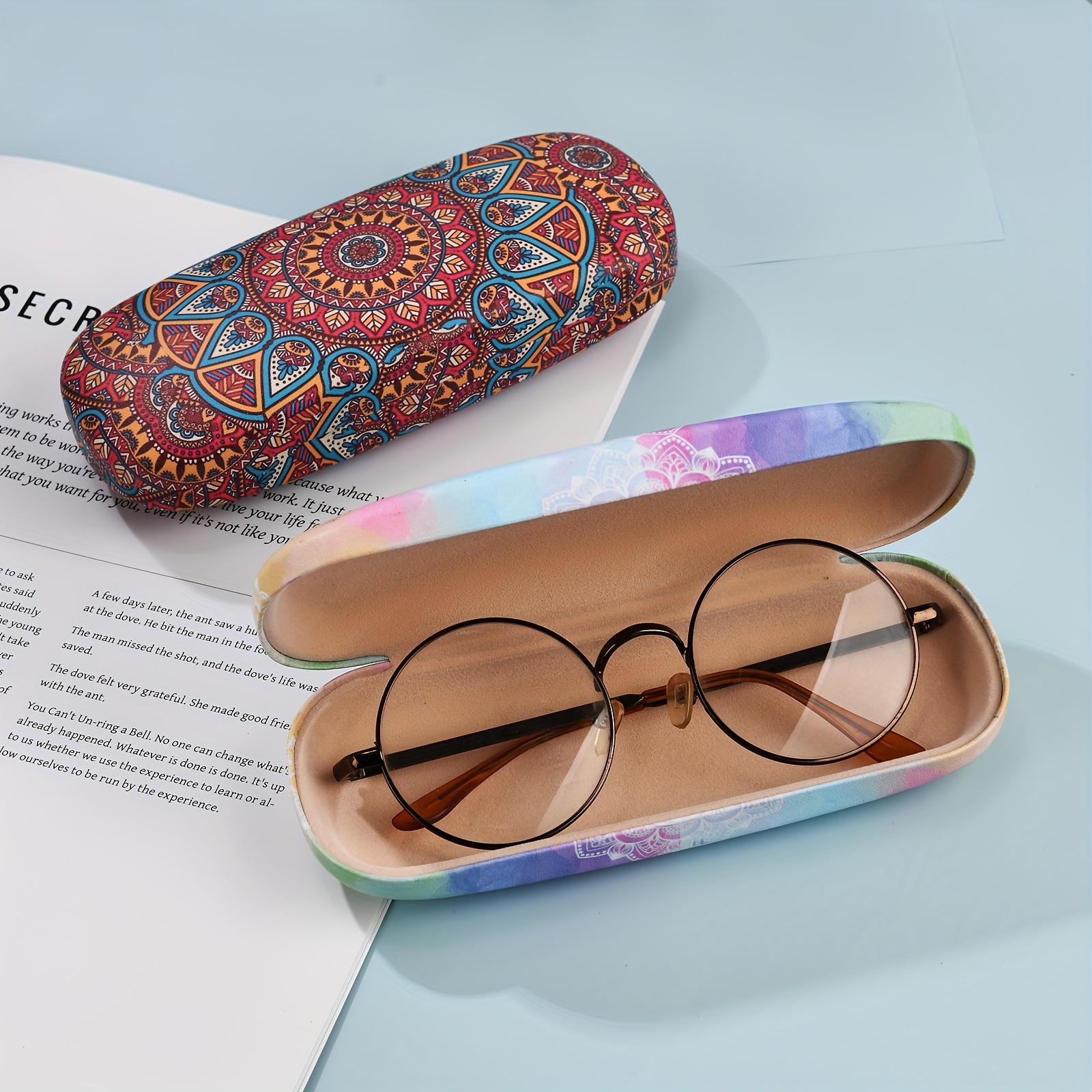 Women's Fashion Glasses Case with Colorful Magic Array Print