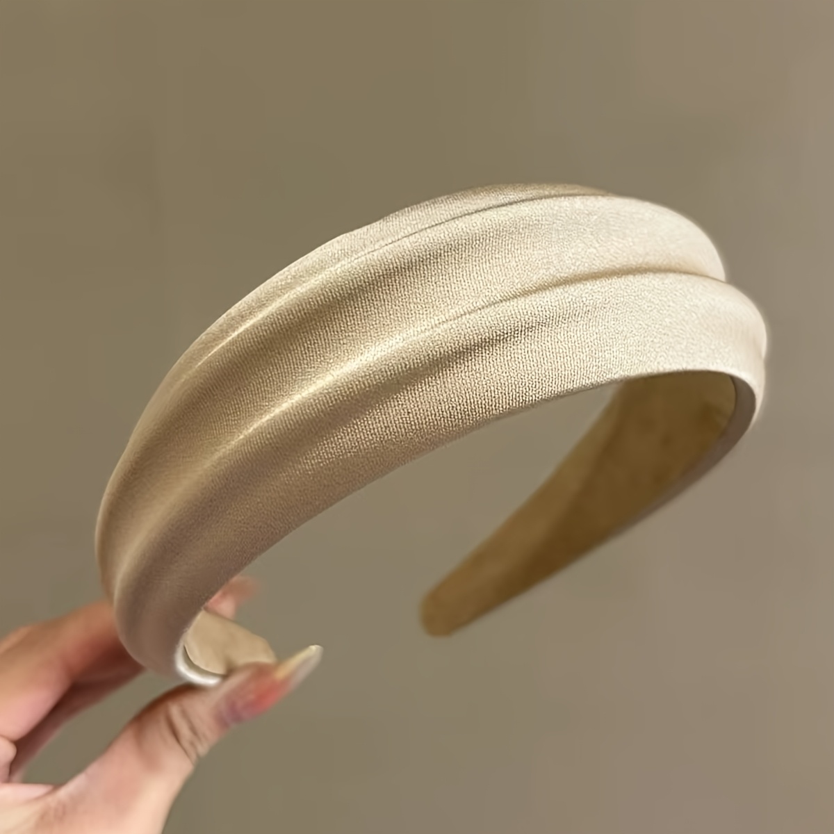Image of 2025 New High-end Fashionable Hairband With Western Style, High Top Head Artifact For Women's Hair Band, Pressing Card And Bundling Headwear