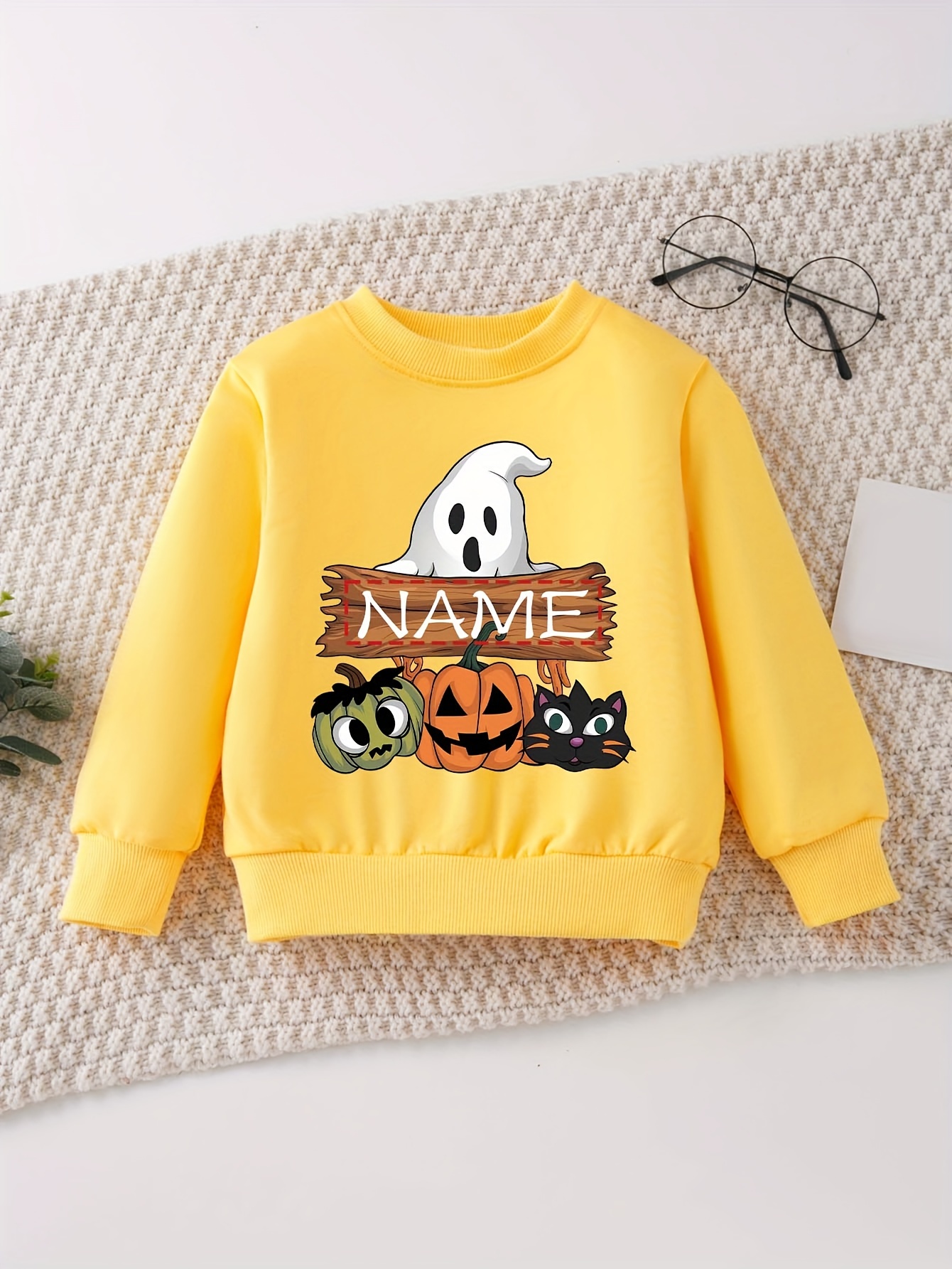 Sweat à capuche pour garçons sans chapeau d'Halloween Personnalisation du nom et motif de chat terne citrouille imprimé haut décontracté polyvalent col rond