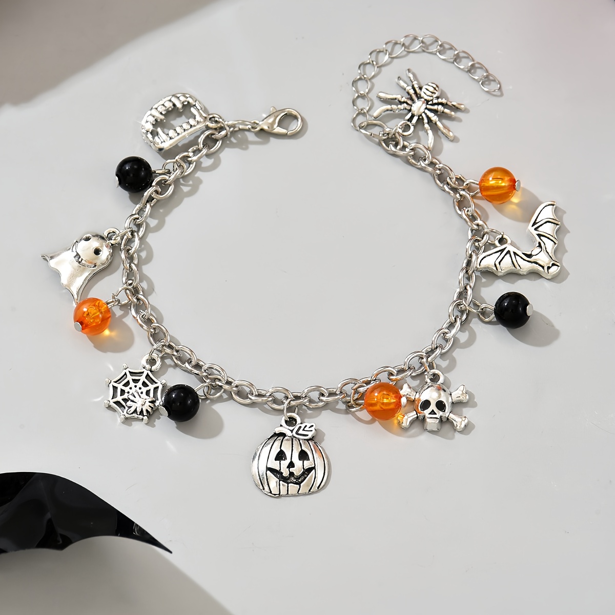 TEMU 1pc de bijou en métal sur le thème d'Halloween avec des , des chauves-souris, des toiles d'araignée et des citrouilles avec de multiples