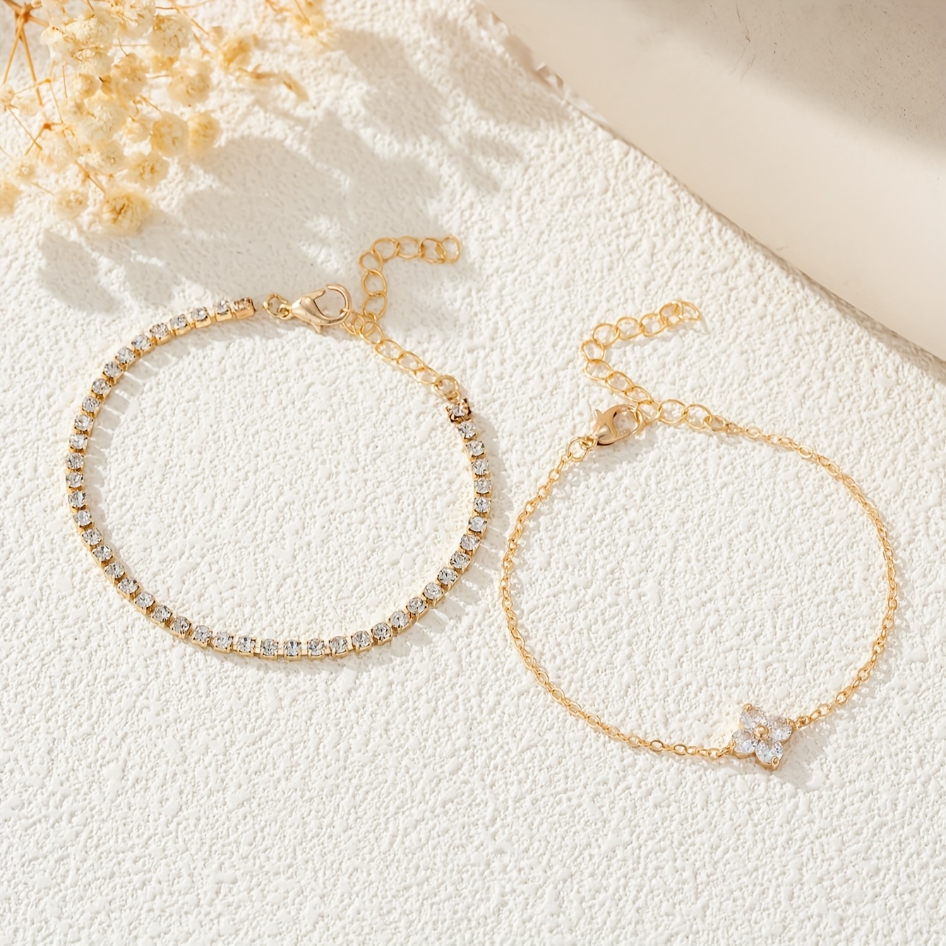 E-shop 2 Damenmode Armbänder, elegante und einfache synthetische Zirkonia eingefasste Blumen Metallkettchen Armbänder, Party Musik Festival Schmuck