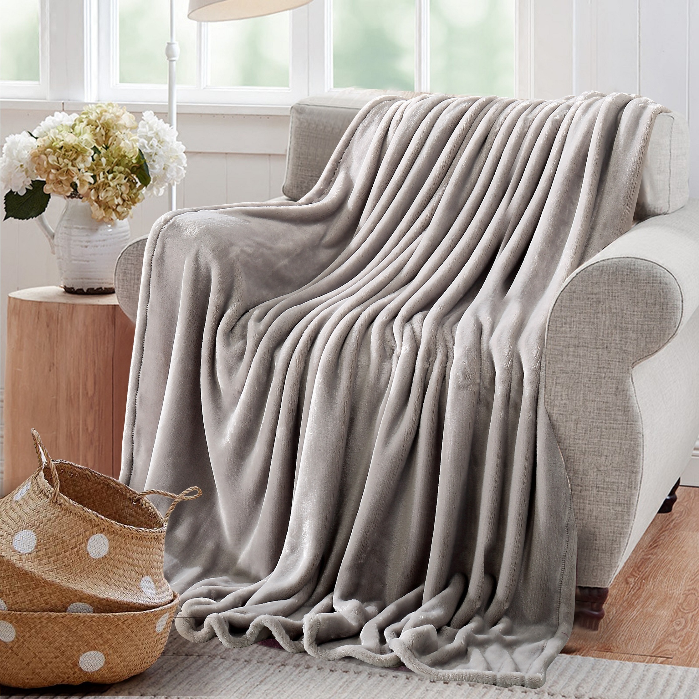 

Flannel Fleece Velvet Lightweight Living Room/bedroom Warm Blanket